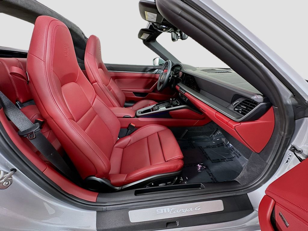 Certified 2024 Porsche 911 Targa 4 AWD/4WD image 30