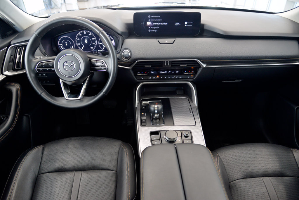Certified 2024 MAZDA CX-90 Plug-In Hybrid w/ Premium Pkg AWD/4WD image 17