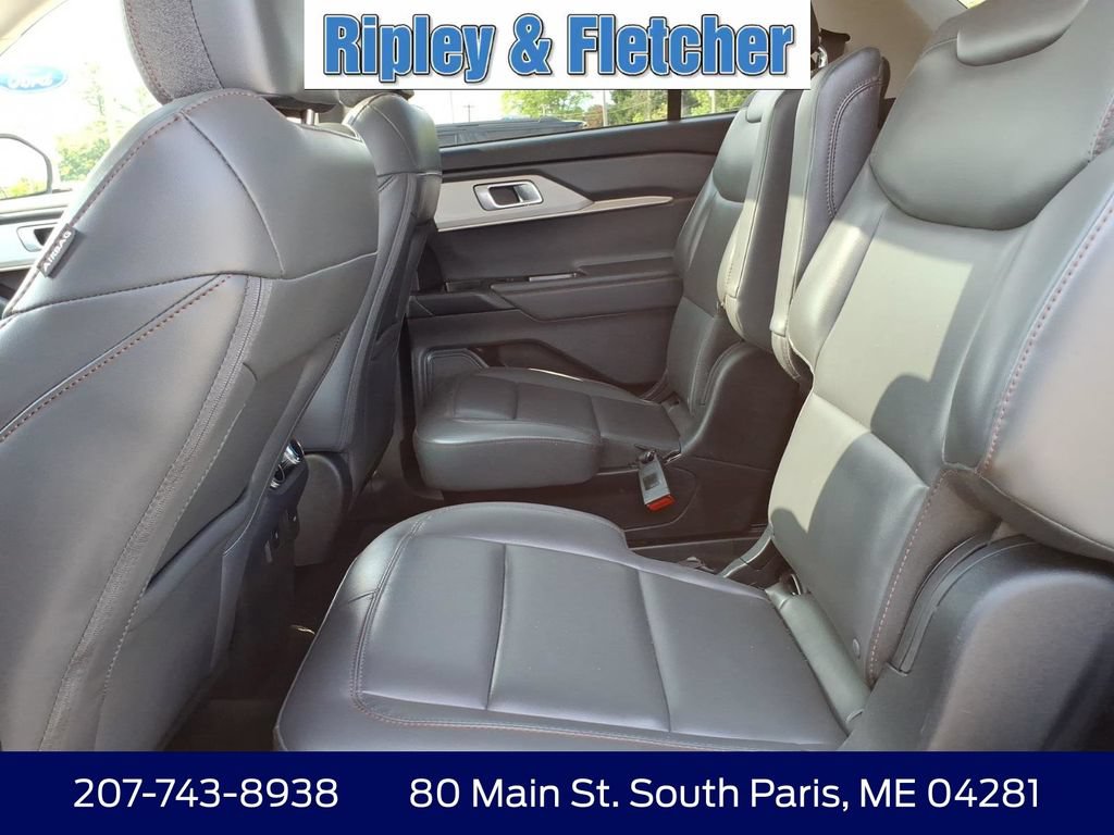 Certified 2025 Ford Explorer Active w/ Active Comfort Package AWD/4WD image 15