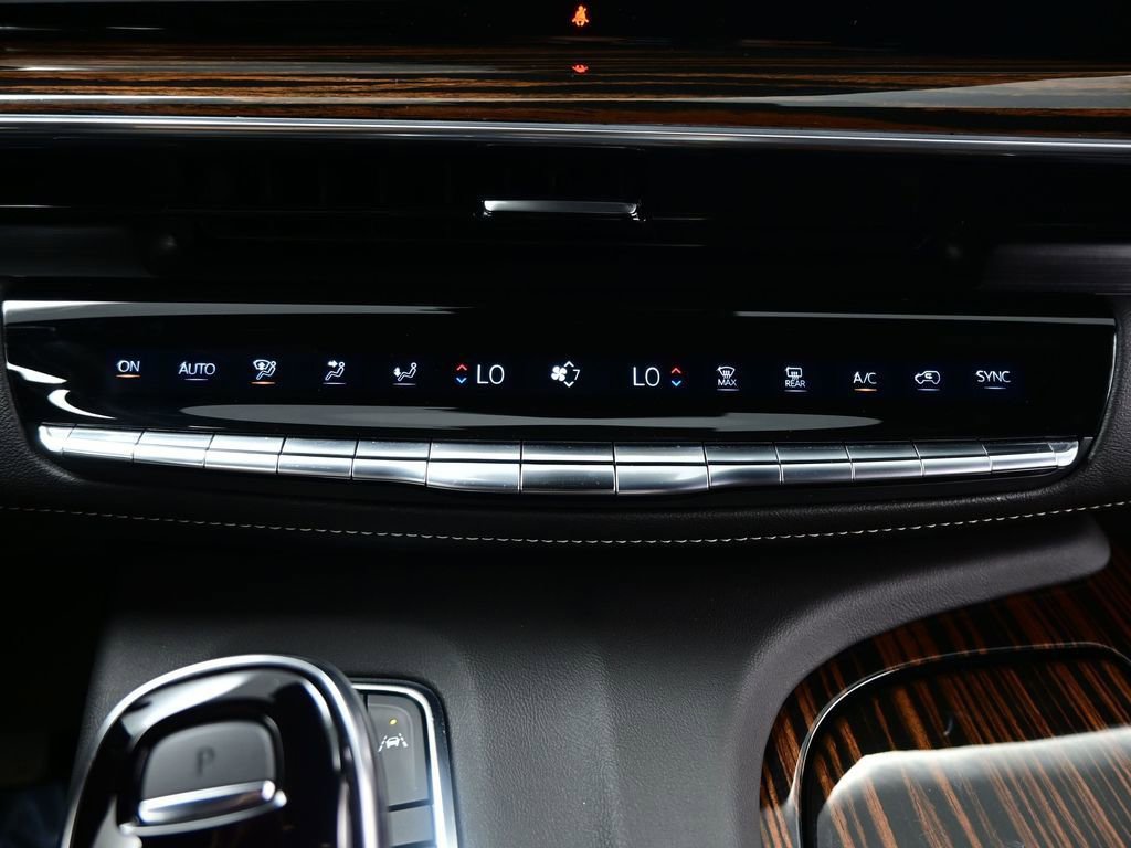 Used 2023 Cadillac Escalade ESV Luxury image 25