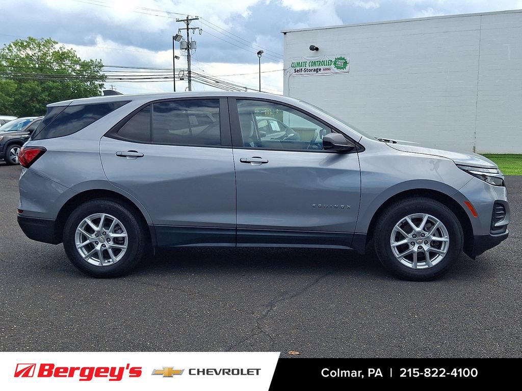 Certified 2024 Chevrolet Equinox LS w/ LS Convenience Package FWD image 9