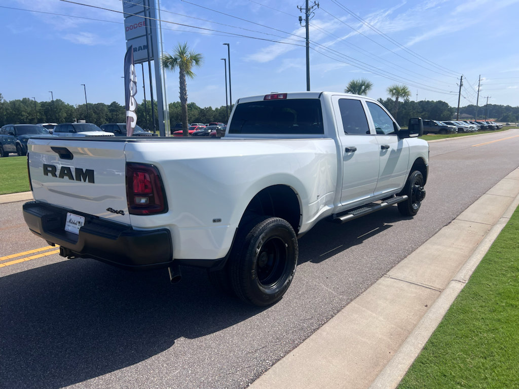 New 2026 RAM 3500 Tradesman AWD/4WD image 7
