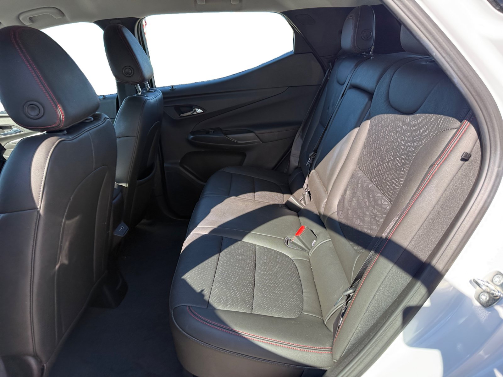 Used 2023 Chevrolet Bolt EUV LT w/ Convenience Package FWD image 16
