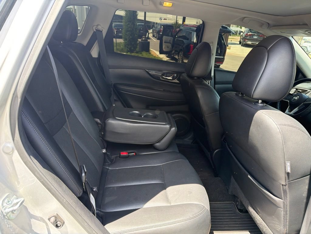 Used 2017 Nissan Rogue SL w/ SL Premium Package AWD/4WD image 13