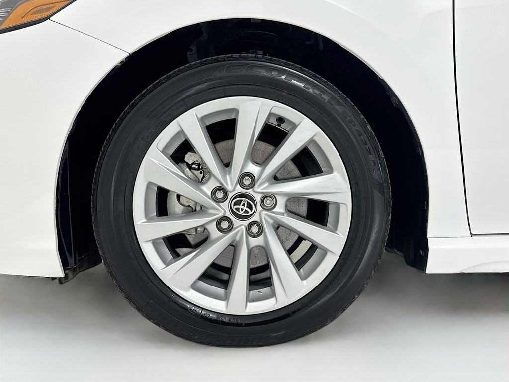 Used 2024 Toyota Camry SE FWD image 29