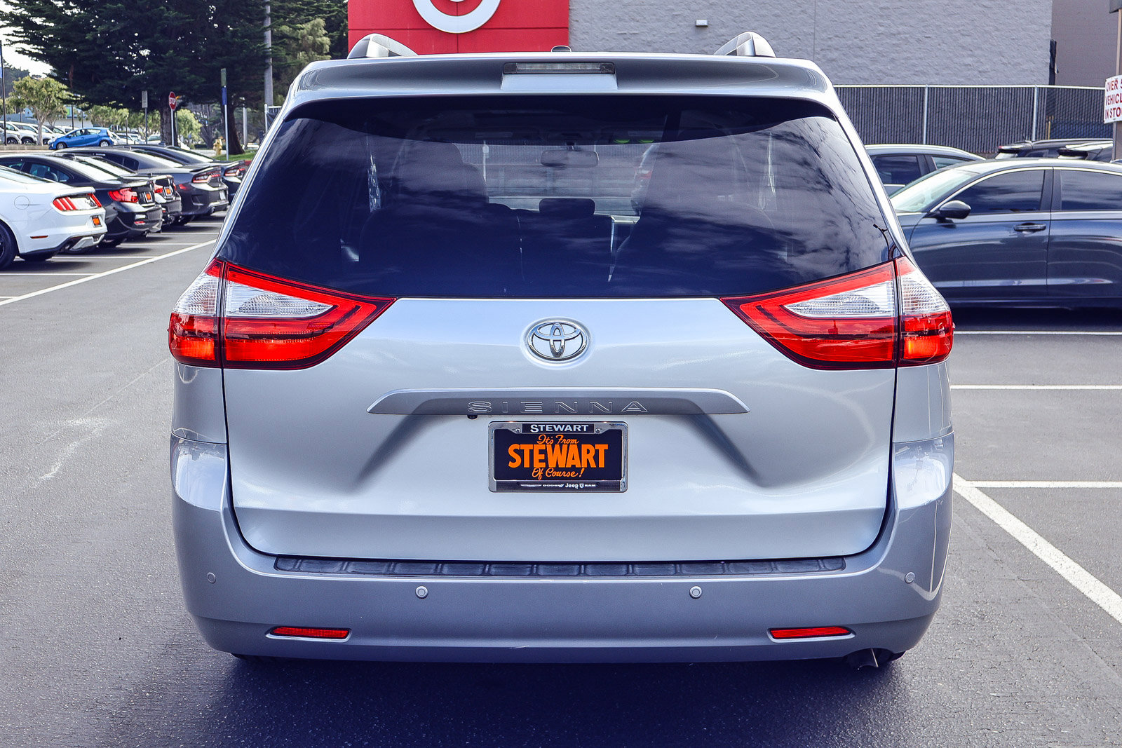 Used 2015 Toyota Sienna XLE Premium FWD image 24