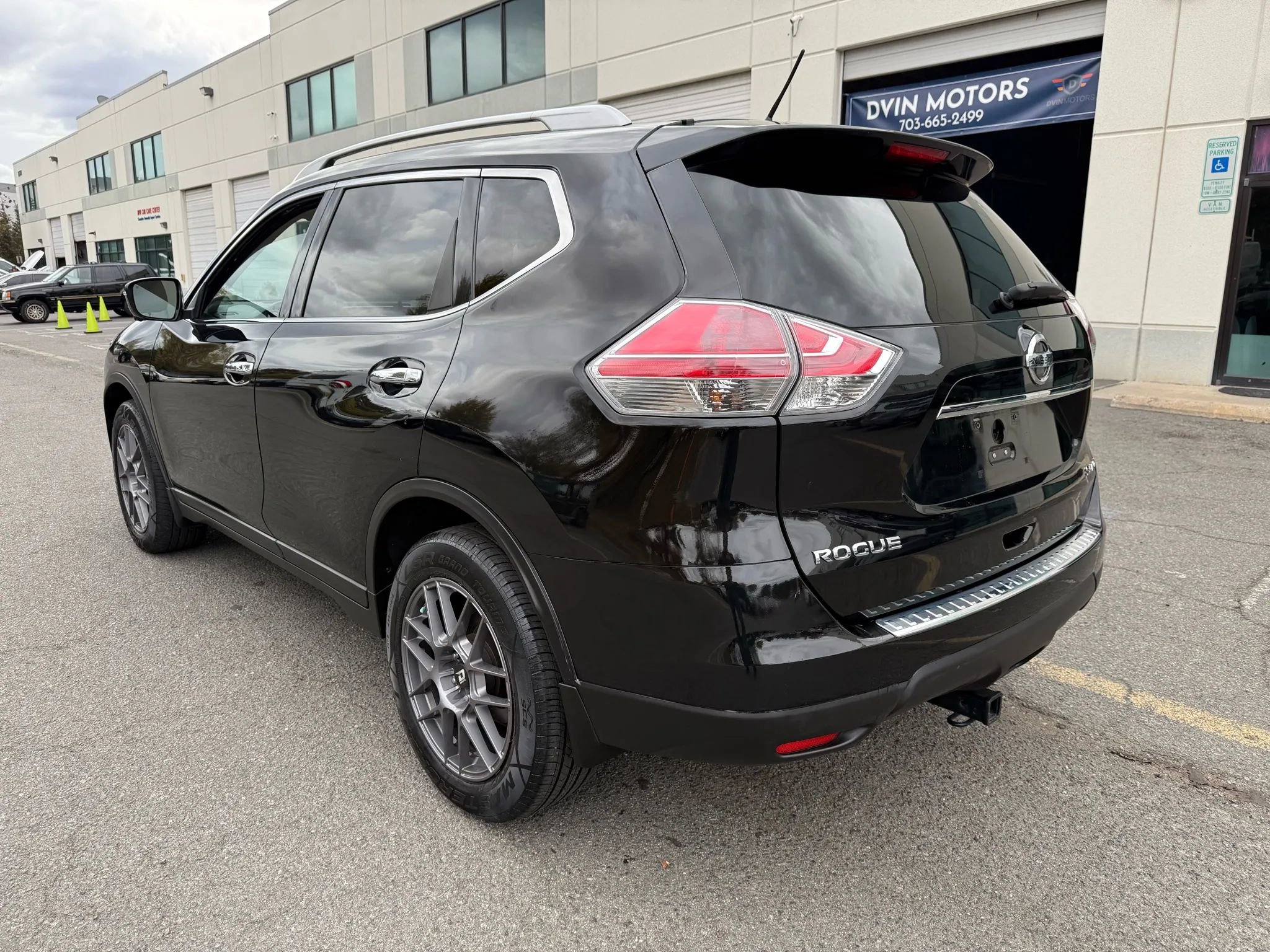 Used 2016 Nissan Rogue SL w/ SL Premium Package image 7