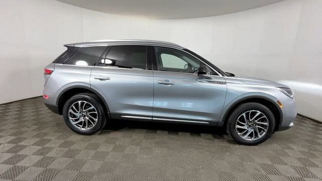 Used 2022 Lincoln Corsair AWD w/ Equipment Group 101A image 3