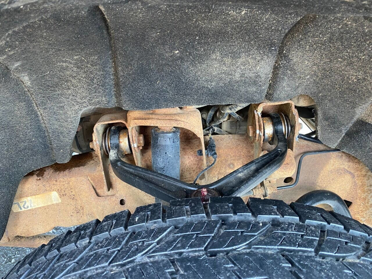 Used 2017 Chevrolet Silverado 2500 LT AWD/4WD image 33