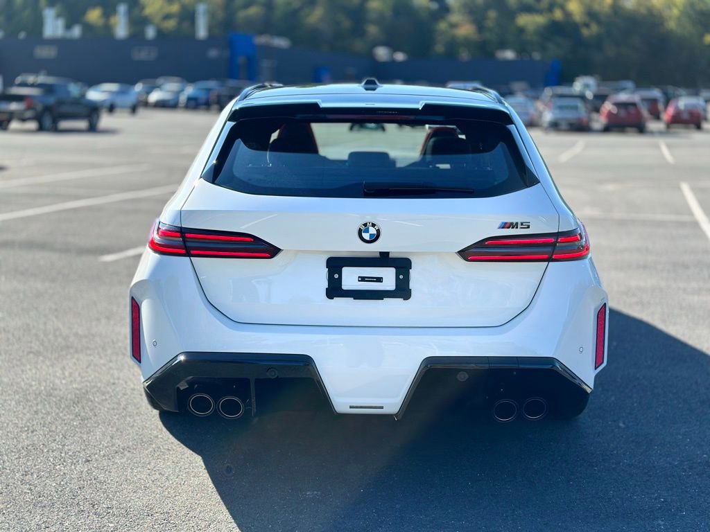 New 2026 BMW M5 Touring image 5