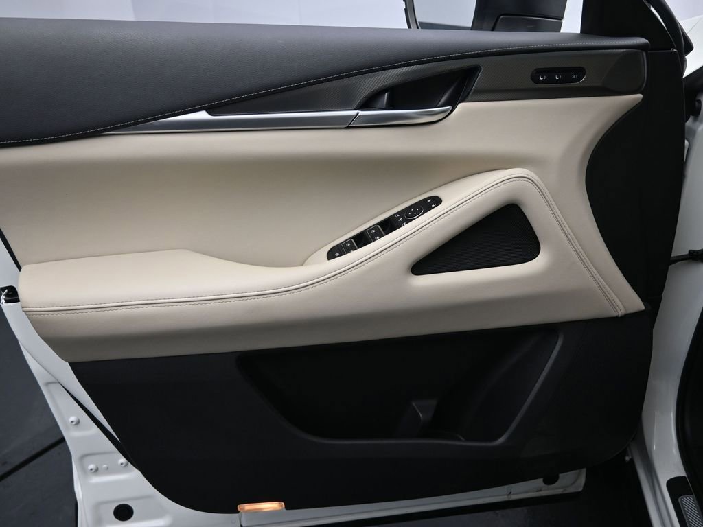 Used 2023 INFINITI QX60 Luxe image 28