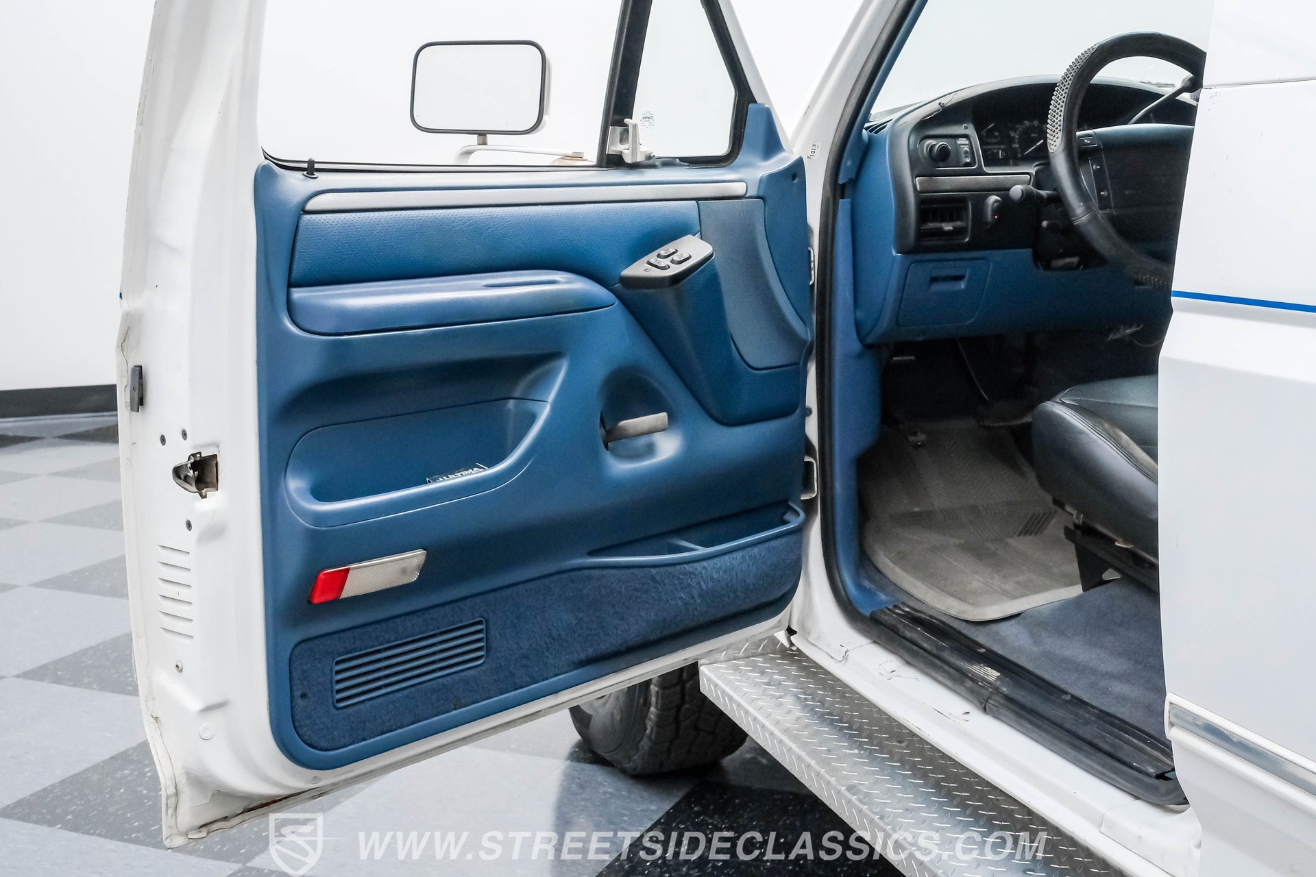Used 1994 Ford Bronco XLT image 39
