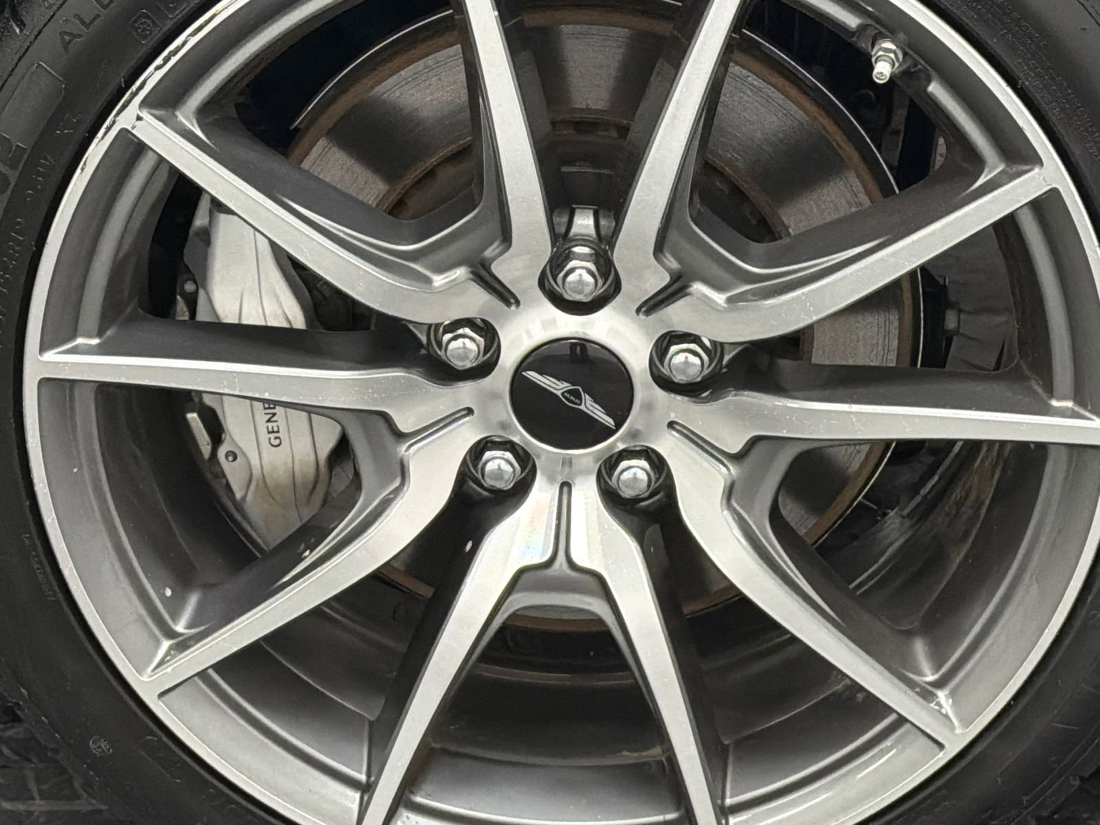 Used 2024 Genesis G70 2.5T image 5