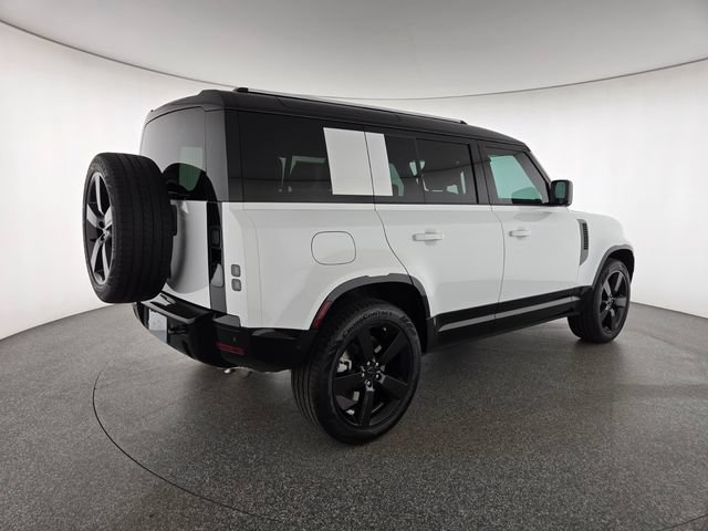 New 2026 Land Rover Defender 110 X-Dynamic SE AWD/4WD image 2