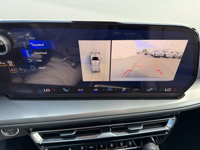 New 2027 Chevrolet Traverse LT w/ Driver Confidence Package FWD image 32