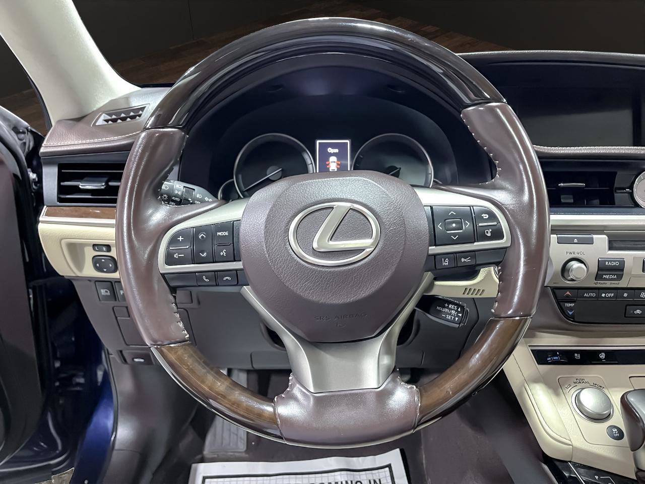 Used 2018 Lexus ES 350 w/ Navigation System Package FWD image 10