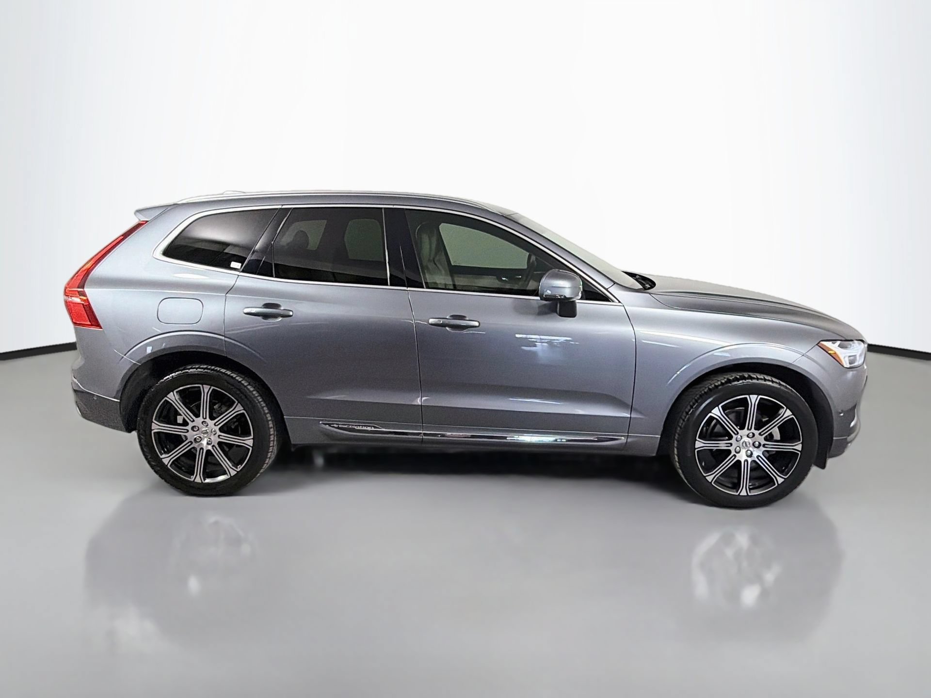 Used 2019 Volvo XC60 T5 Inscription w/ Protection Package FWD image 5