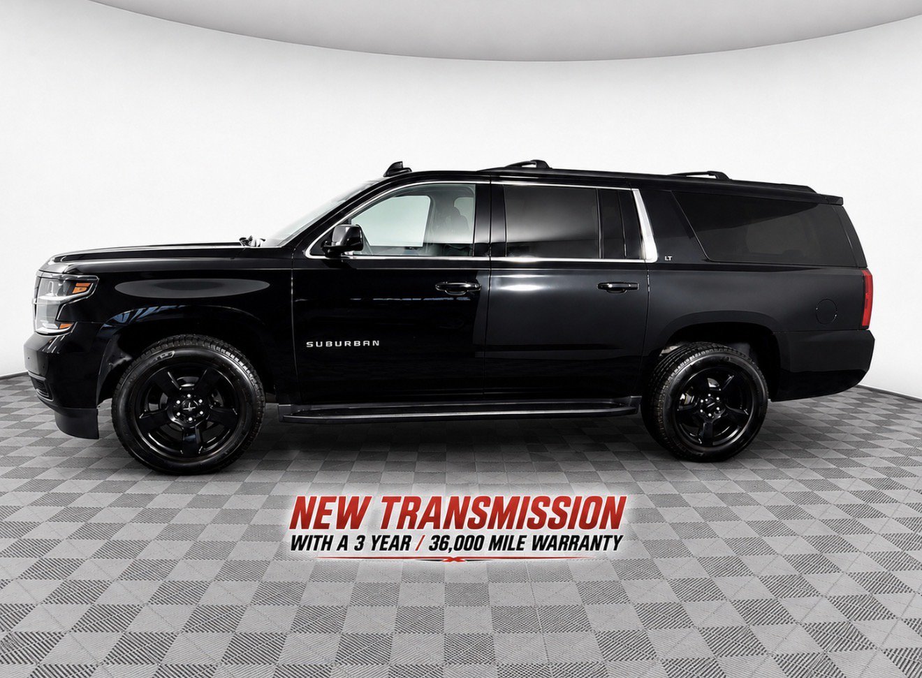 Used 2020 Chevrolet Suburban LT w/ Luxury Package AWD/4WD image 1