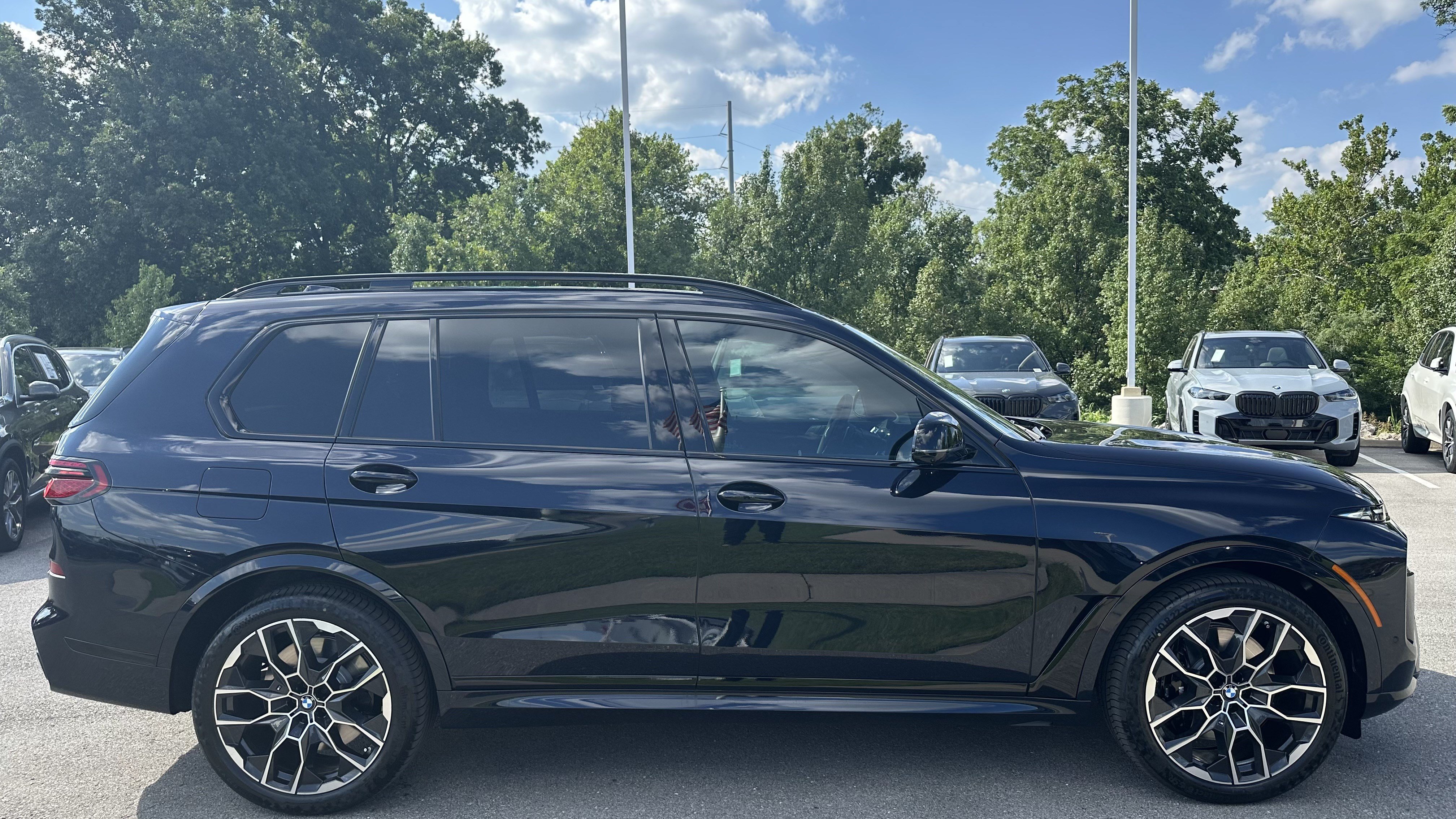 New 2027 BMW X7 M60i AWD/4WD image 12