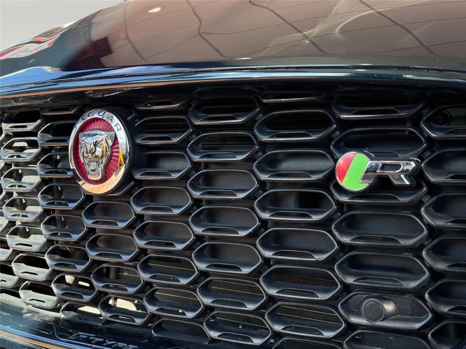 Used 2021 Jaguar F-TYPE R image 21