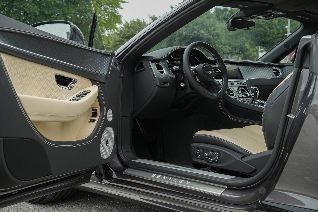 Certified 2024 Bentley Continental GT V8 image 17