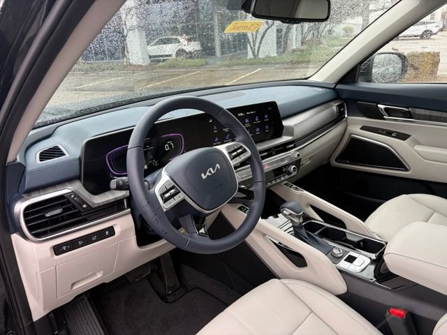 Certified 2025 Kia Telluride EX image 3