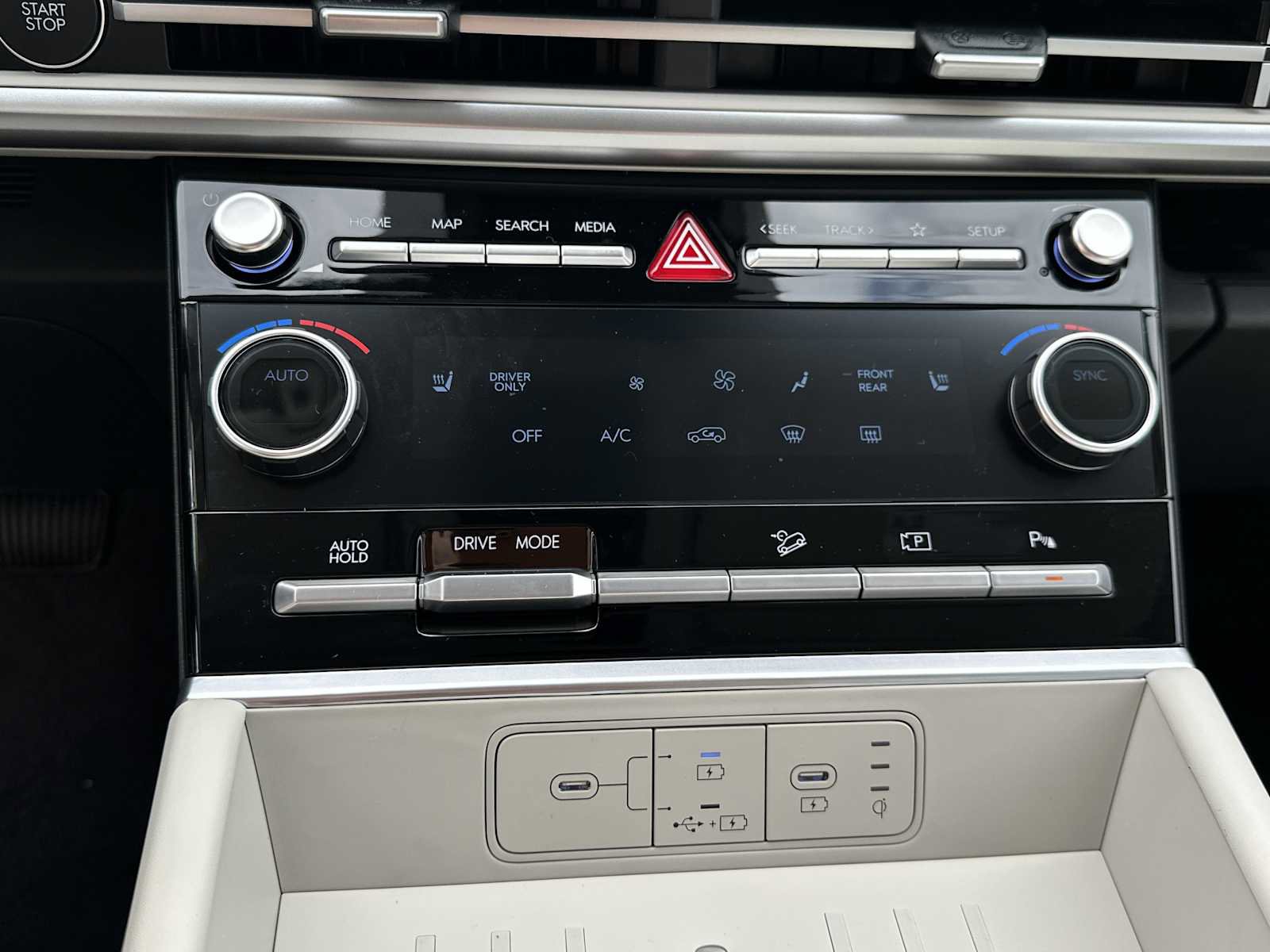 New 2026 Hyundai Santa Fe SEL FWD image 18