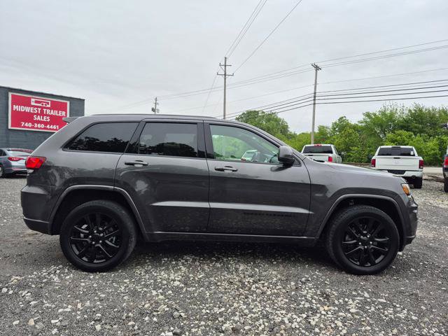 Used 2021 Jeep Grand Cherokee Laredo X AWD/4WD image 1