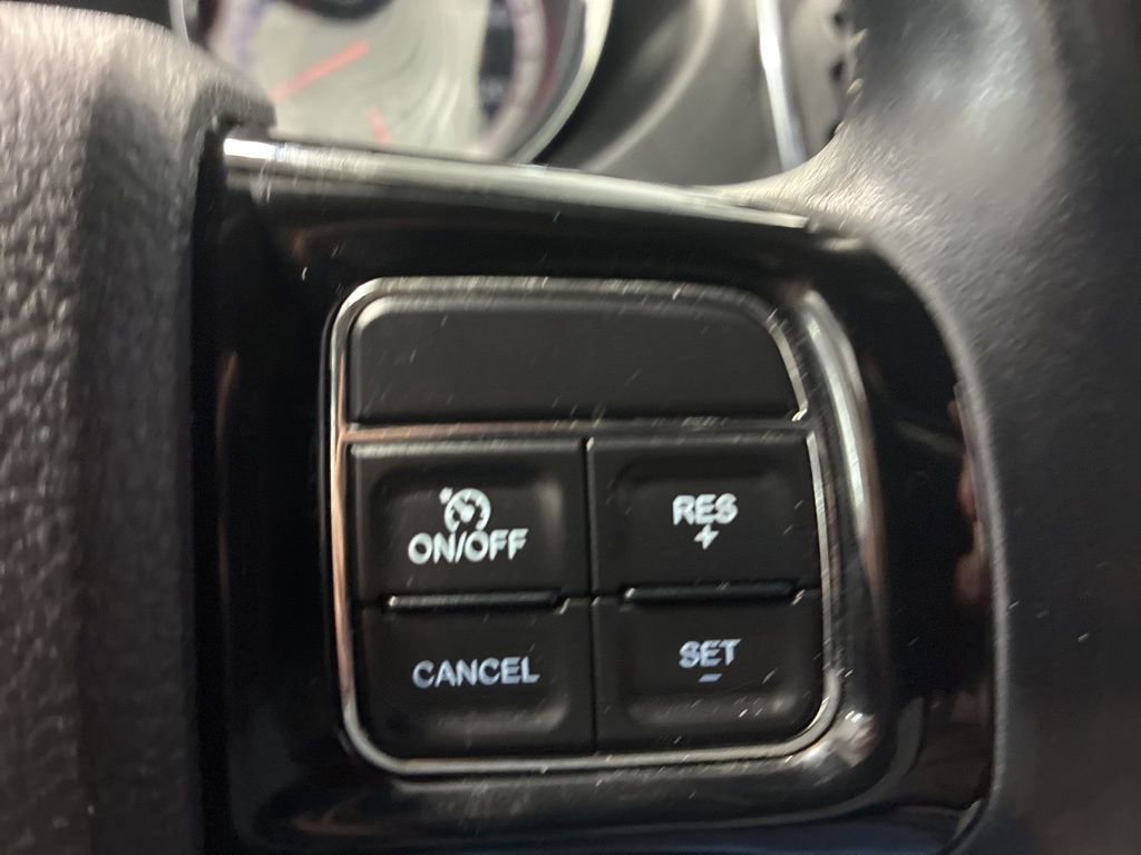 Used 2017 Dodge Grand Caravan SXT image 21