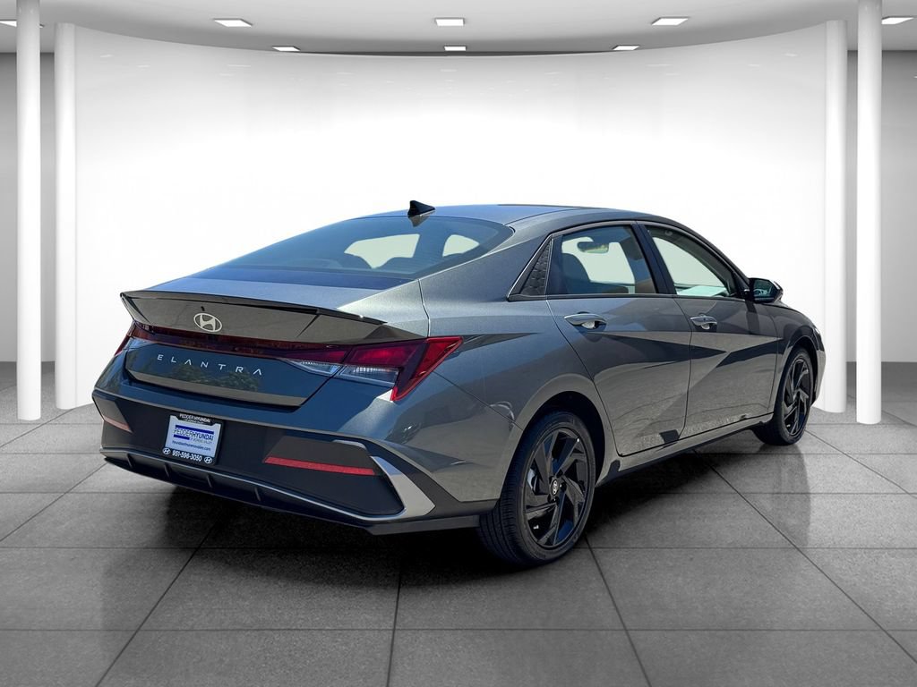 Certified 2026 Hyundai Elantra Sport FWD image 5