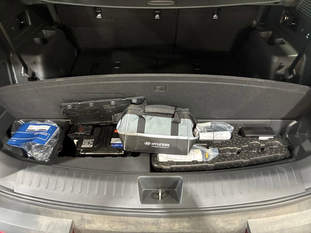 Used 2025 Hyundai Santa Fe Limited image 22