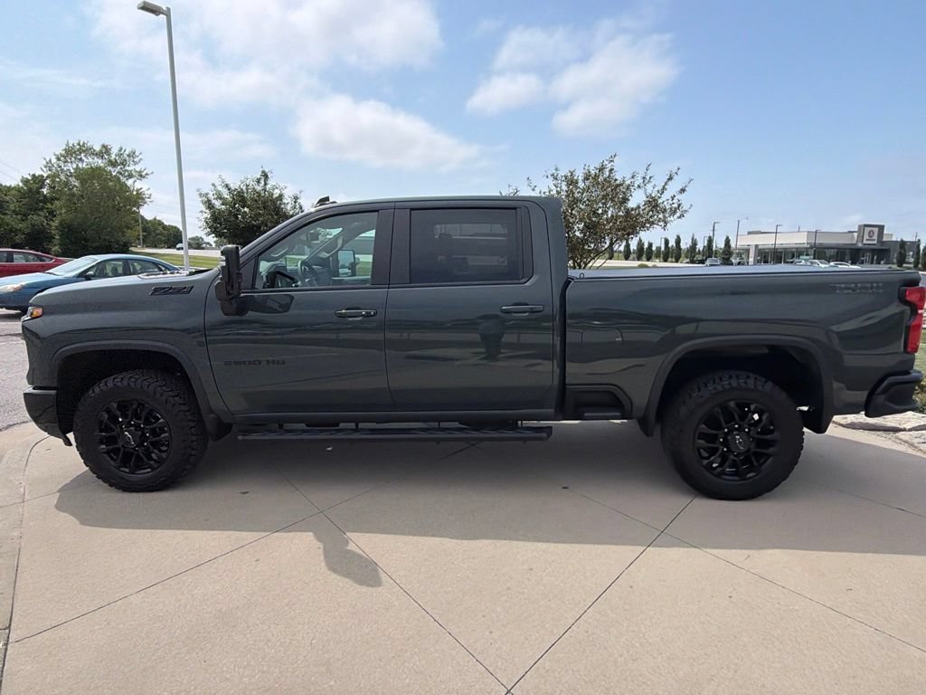 Used 2025 Chevrolet Silverado 2500 LT w/ Trail Boss Package AWD/4WD image 5