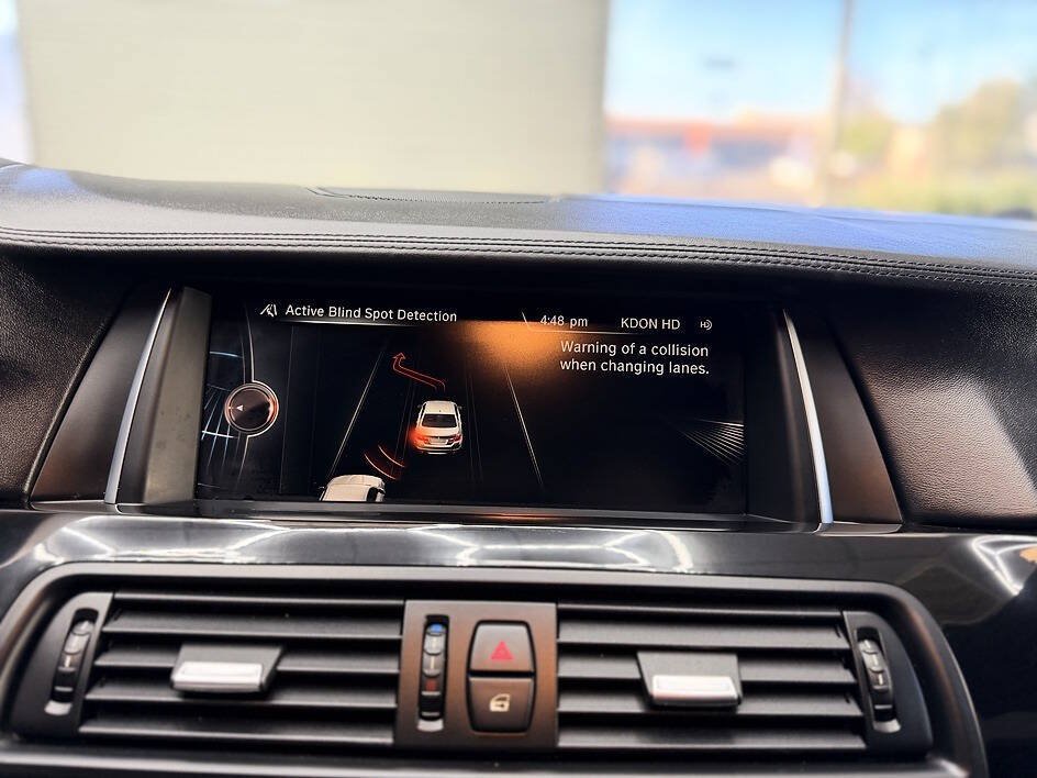 Used 2015 BMW 550i Sedan RWD image 13