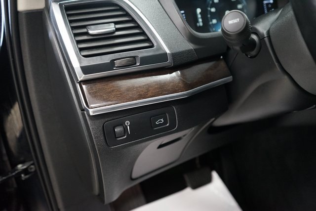 Used 2019 Volvo XC90 T5 Momentum w/ Protection Package image 31