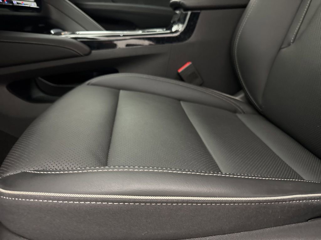 Used 2023 Buick Envision Essence image 24