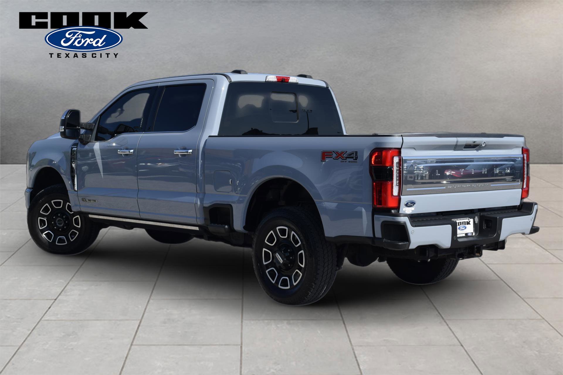 Used 2024 Ford F250 Platinum w/ FX4 Off-Road Package AWD/4WD image 3
