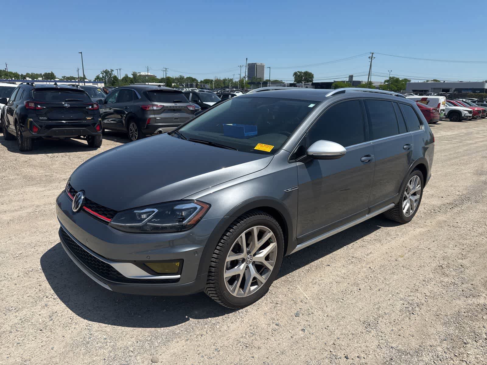 Used 2019 Volkswagen Golf Alltrack SE AWD/4WD image 1