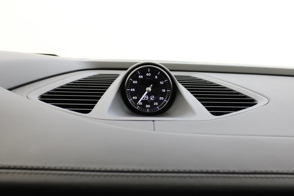 New 2024 Porsche Macan 4 Electric image 34