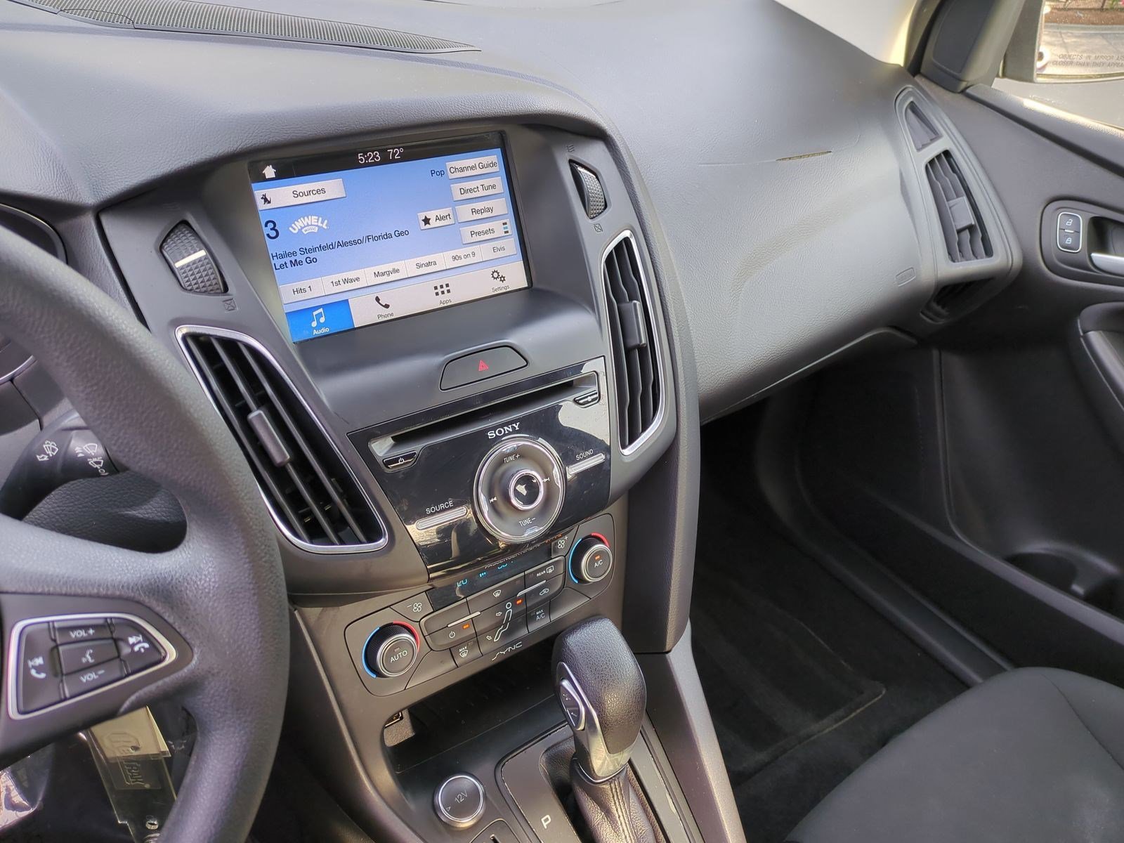 Used 2017 Ford Focus SEL image 28