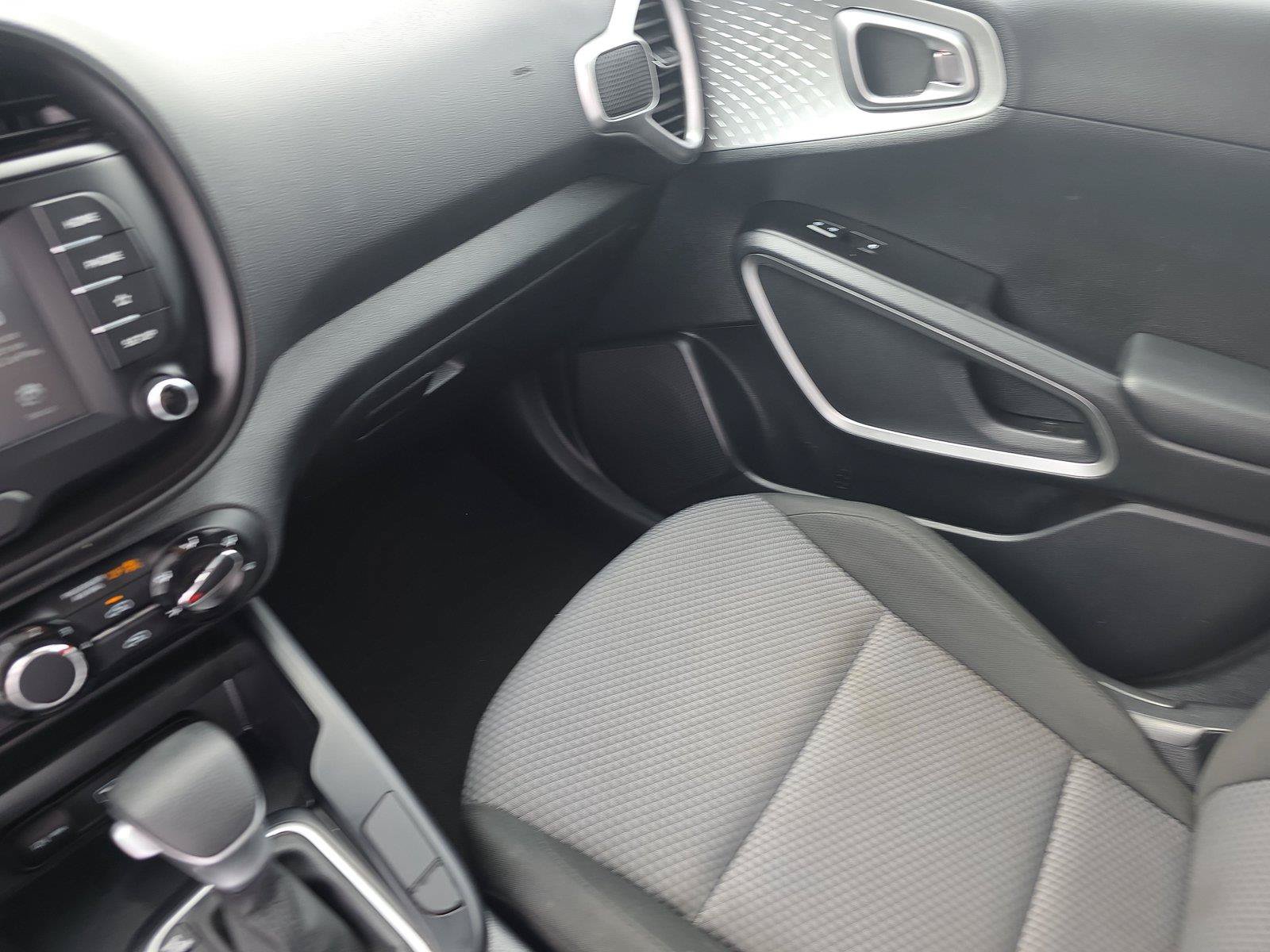 Used 2021 Kia Soul LX FWD image 32