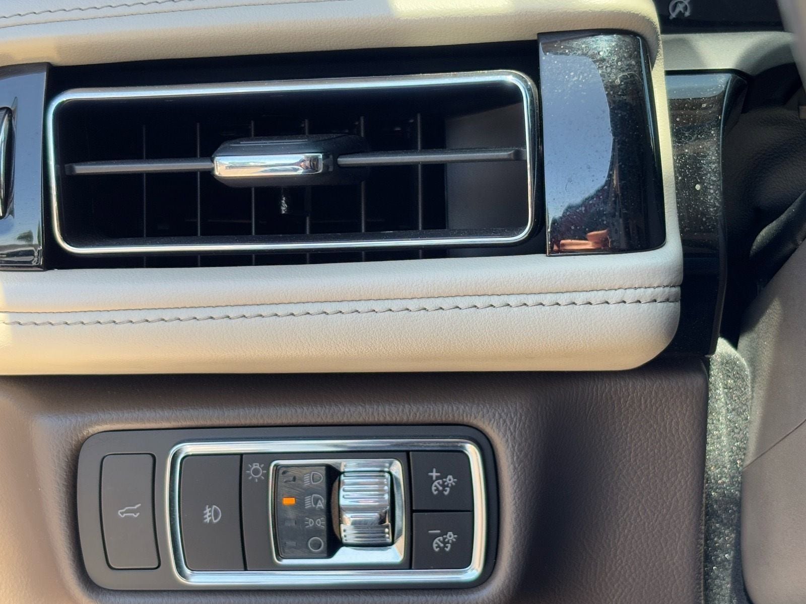 Used 2020 Lincoln Aviator Reserve w/ Equipment Group 201A AWD/4WD image 27
