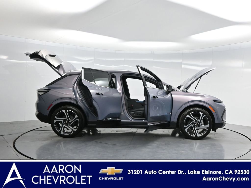 New 2026 Chevrolet Equinox EV LT w/ Convenience Package II FWD image 3