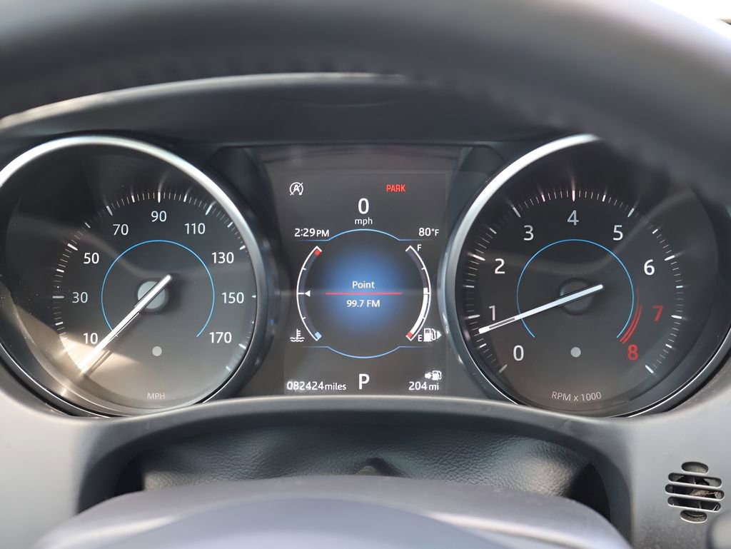 Used 2019 Jaguar XE Premium image 28