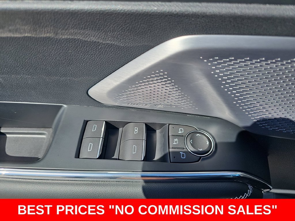 Used 2024 GMC Acadia Denali w/ Super Cruise Package FWD image 30