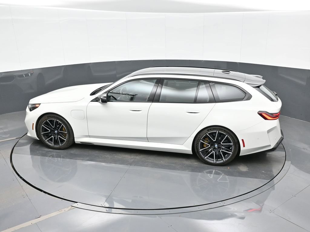 Used 2025 BMW M5 Touring w/ M Driver's Package image 27