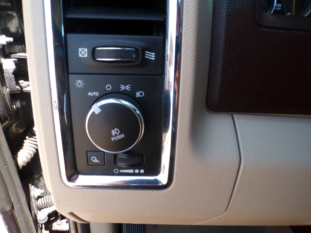 Used 2016 RAM 1500 Laramie w/ Protection Group AWD/4WD image 17