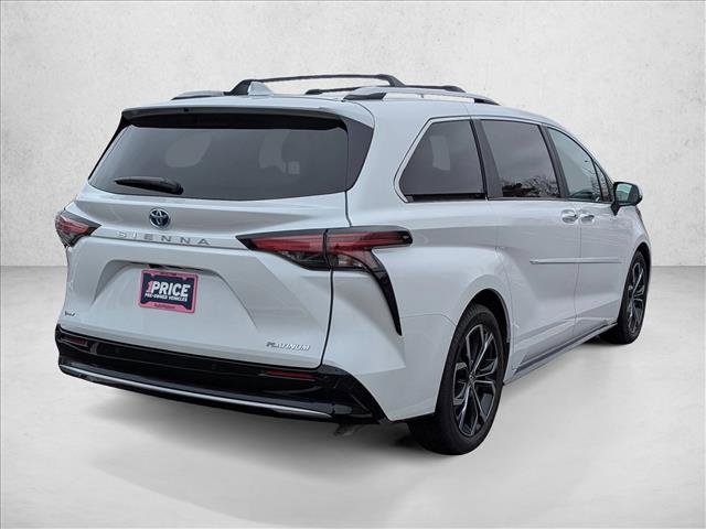 Used 2025 Toyota Sienna Platinum image 5