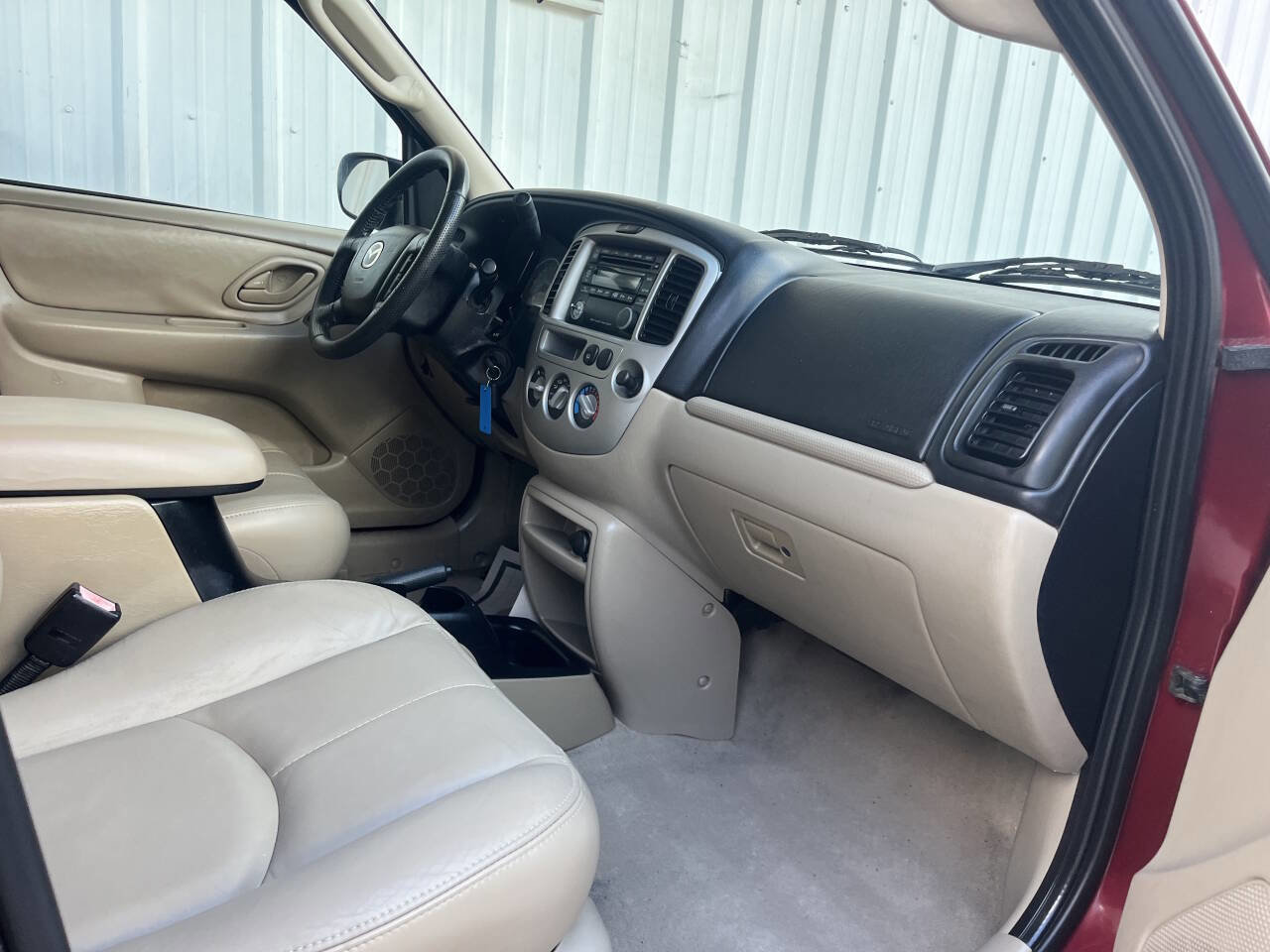 Used 2004 MAZDA Tribute ES w/ Tow Pkg image 10