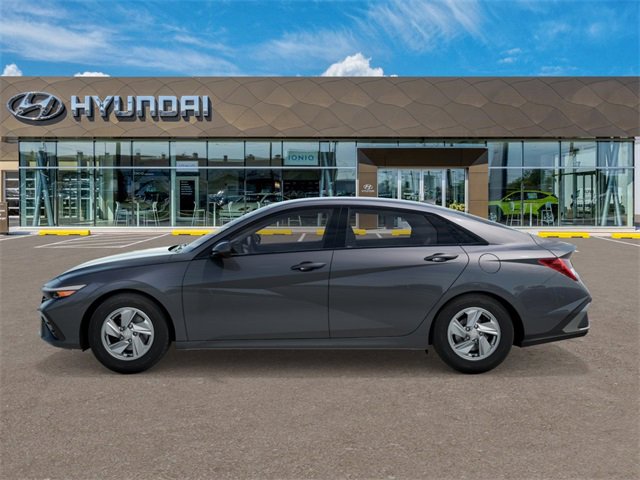 New 2026 Hyundai Elantra SE image 3