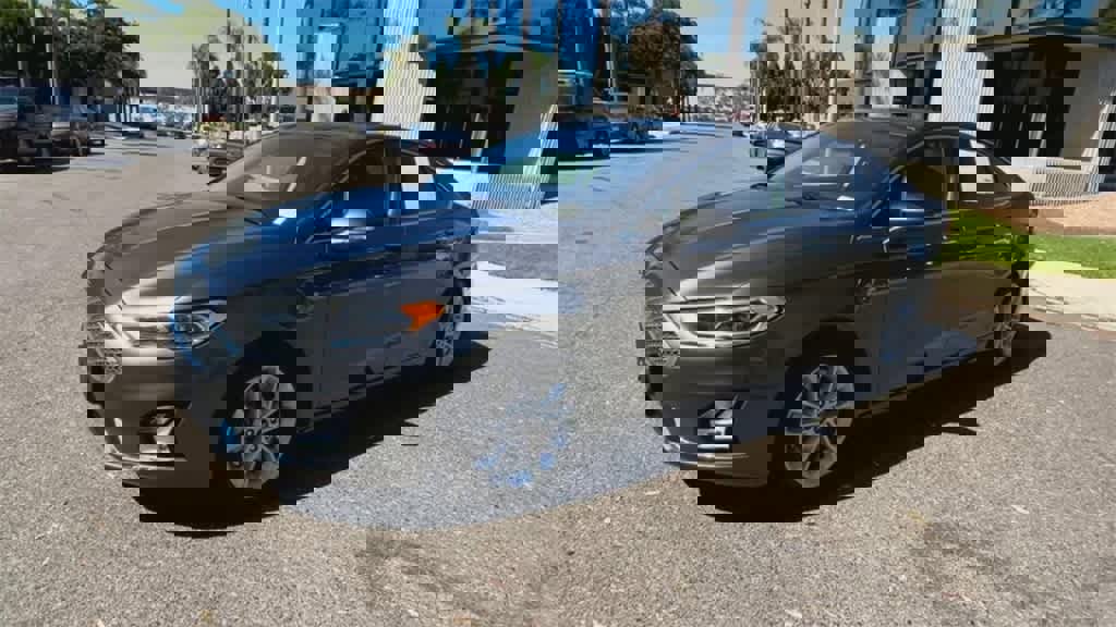 Used 2020 Ford Fusion Energi Titanium image 4